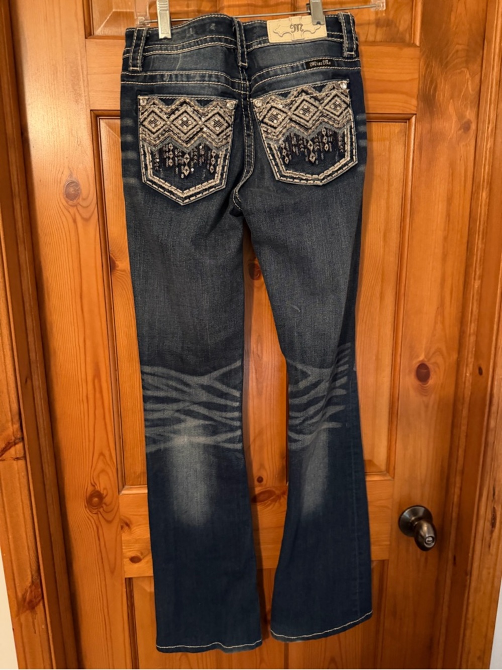 Classic Dark Wash Women's Jeans - Blue. Length 34
